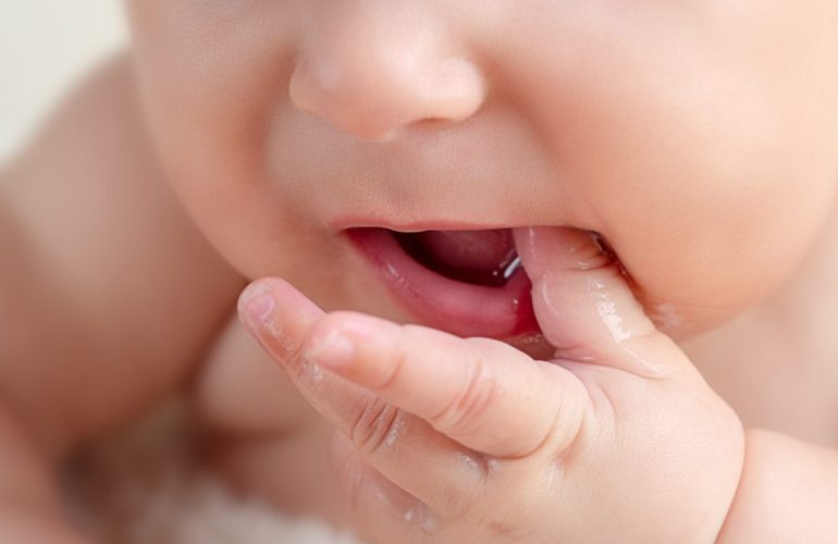 Bebeklerde Diş Eti Kaşıntısı: Belirtileri, Nedenleri ve Etkili Çözümler Bebeklerde Dis Eti Kasintisi